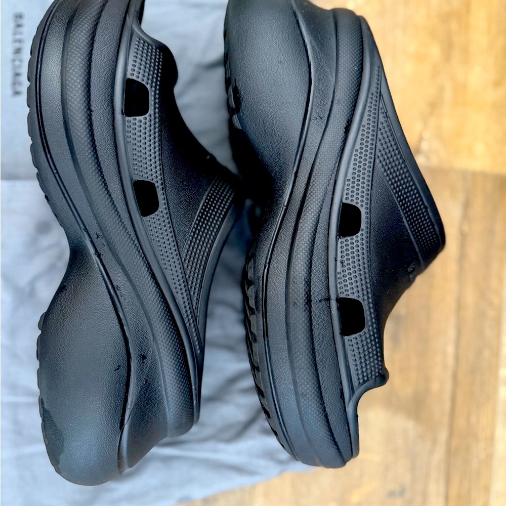Balenciaga Pool Crocs Slide Sandal - Black, Size 9.5 (39) - Picture 3 of 14